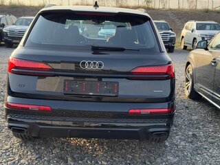 2026 Audi Q7 45 TFSI II (4M) Рестайлинг 2, чёрный, 11950000 рублей, вид 3