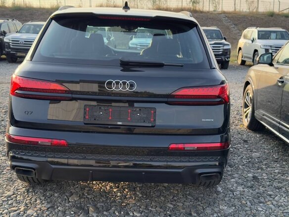 2026 Audi Q7 45 TFSI II (4M) Рестайлинг 2, чёрный, 11950000 рублей - вид 2