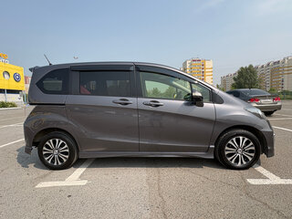 2014 Honda Freed I Рестайлинг 2, серебристый, 1300000 рублей, вид 4