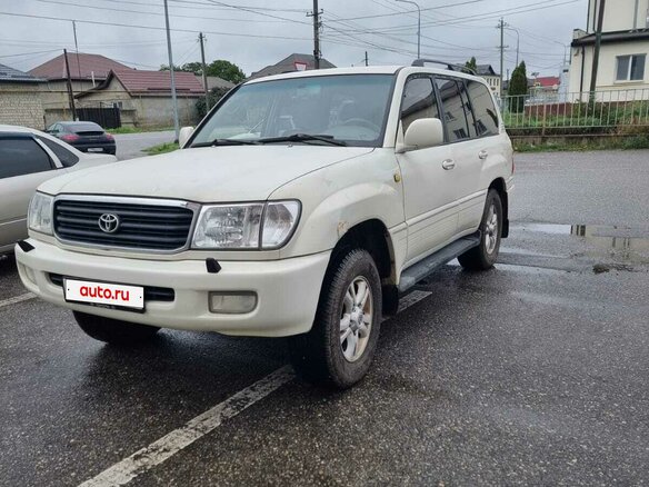 2001 Toyota Land Cruiser Cygnus 100 Series, белый, 1100000 рублей