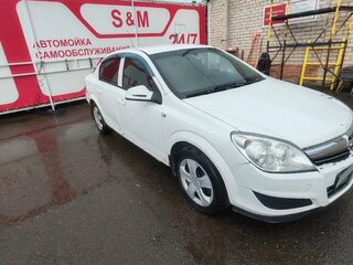 2011 Opel Astra H Рестайлинг, белый, 300000 рублей, вид 1