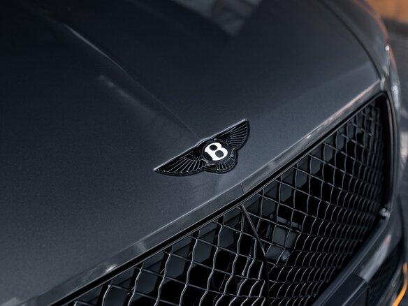 2025 Bentley Bentayga Speed I Рестайлинг, серый, 45500000 рублей - вид 9