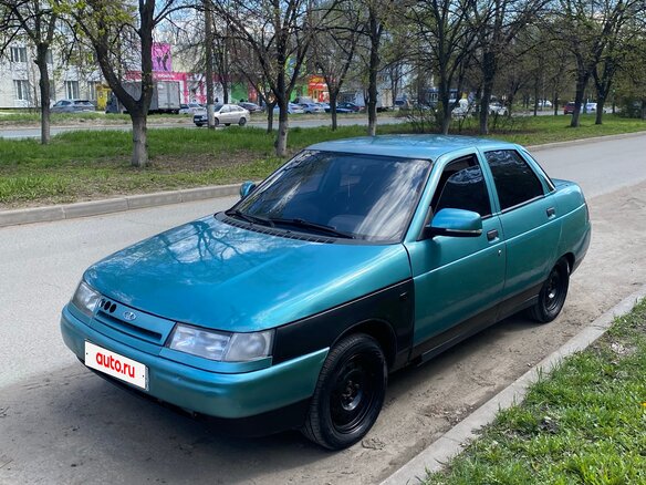 2000 Lada (ВАЗ) 2110, зелёный, 250000 рублей