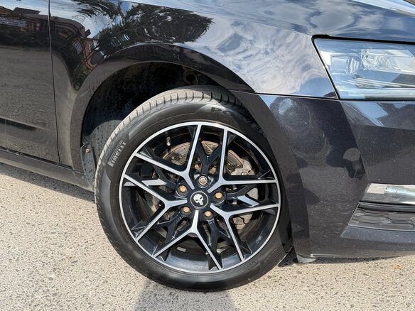 2018 Skoda Octavia III (A7) Рестайлинг, чёрный, 1650000 рублей - вид 6