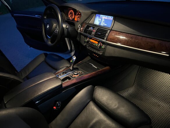 2011 BMW X5 35i II (E70) Рестайлинг, белый, 2000000 рублей - вид 12