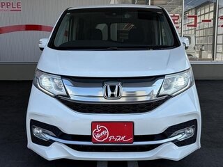 2017 Honda Stepwgn Spada V Рестайлинг, белый, 1510000 рублей, вид 2