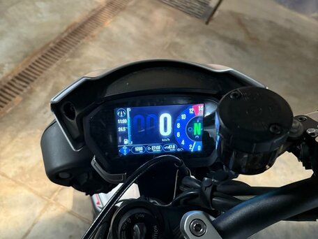 2018 Triumph Street Triple, серебристый, 850000 рублей, вид 2