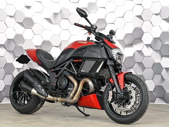 2015 Ducati Diavel, красный, 979000 рублей