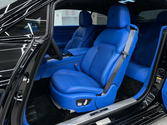 2026 Rolls-Royce Spectre Black Badge I Рестайлинг (Series II), чёрный, 74000000 рублей - вид 17