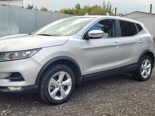 2019 Nissan Qashqai II Рестайлинг, серебристый, 2050000 рублей, вид 3