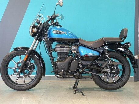 2025 Royal Enfield Meteor, синий, 528000 рублей, вид 2