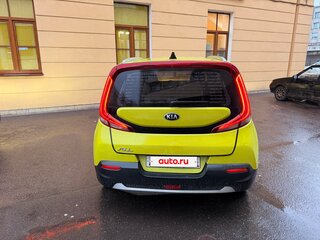 2019 Kia Soul III, зелёный, 1340000 рублей, вид 3