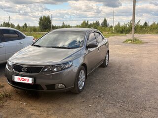 2012 Kia Cerato 6-speed II, серебристый, 1400000 рублей, вид 3
