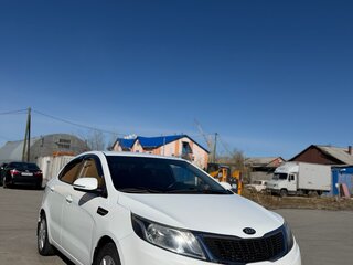 2013 Kia Rio 4-speed III, белый, 1100000 рублей, вид 1