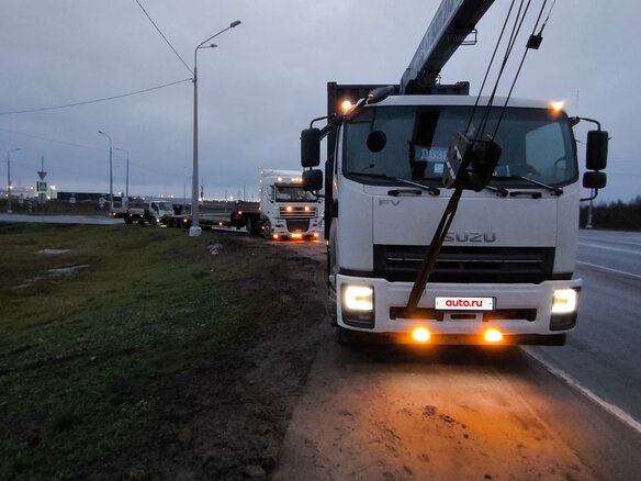 2015 Isuzu Forward (F-Series), белый, 5500000 рублей - вид 3