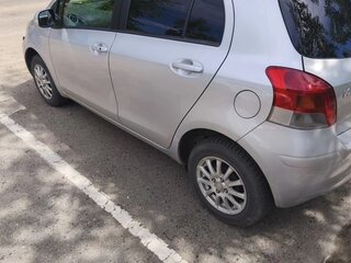 2010 Toyota Vitz II (XP90), серый, 650000 рублей, вид 3