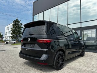 2022 Volkswagen Multivan T7, чёрный, 3990000 рублей, вид 4