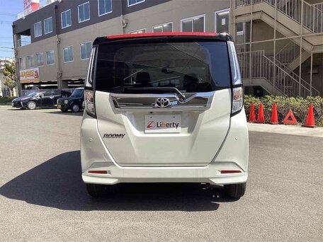 2023 Toyota Roomy I Рестайлинг, белый, 792000 рублей, вид 5