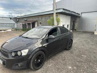 2013 Chevrolet Aveo II, чёрный, 550000 рублей, вид 5