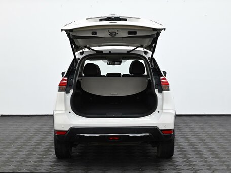 2020 Nissan X-Trail III Рестайлинг, белый, 1875000 рублей, вид 5