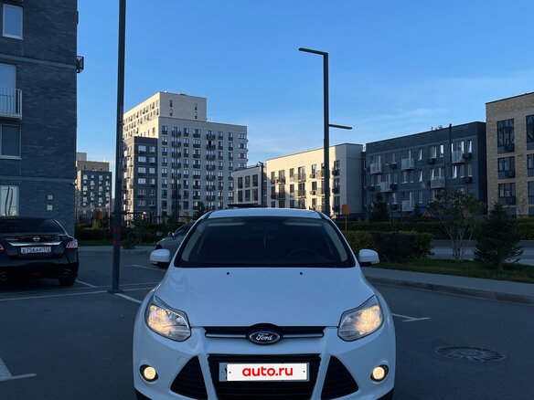 2013 Ford Focus III, белый - вид 5