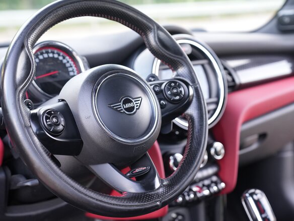 2019 Mini Hatch JCW III (F55/F56) Рестайлинг, красный - вид 18