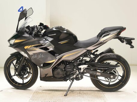 2022 Kawasaki Ninja 400, чёрный, 530000 рублей, вид 5