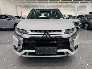 2022 Mitsubishi Outlander III Рестайлинг 3, белый, 1950000 рублей, вид 3
