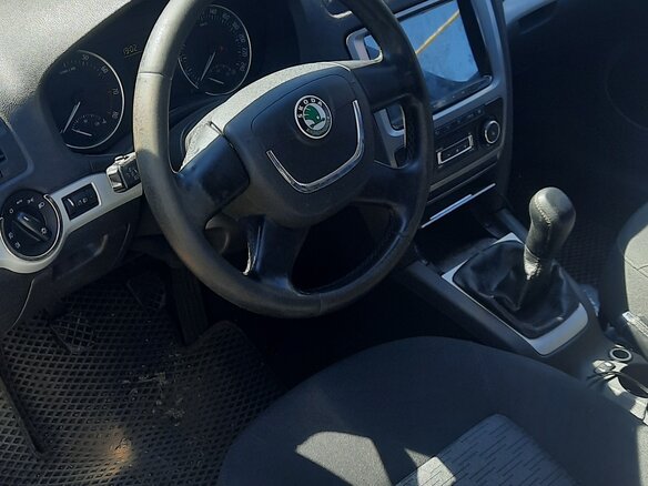 2011 Skoda Octavia II (A5) Рестайлинг, серый, 655000 рублей - вид 8