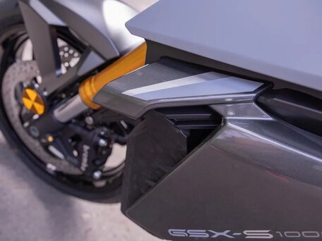 2022 Suzuki GSX-S 1000, серебристый, 1400000 рублей, вид 4