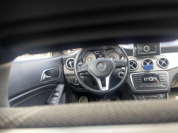 2013 Mercedes-Benz CLA 200 I (C117, X117), серебристый, 1500000 рублей - вид 15