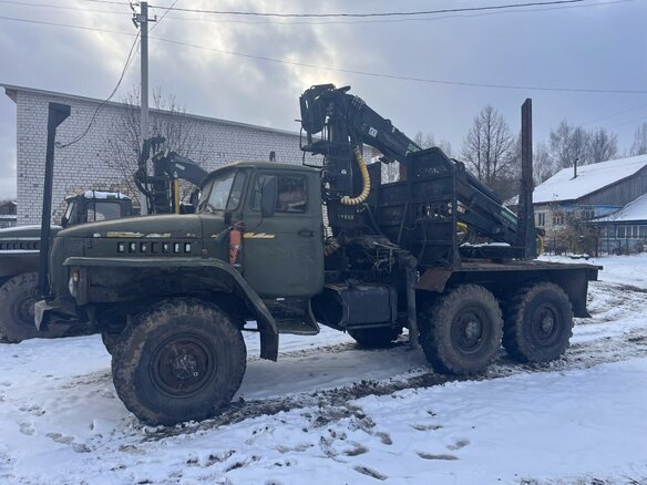 1989 Урал 4320, зелёный, 2500000 рублей - вид 3