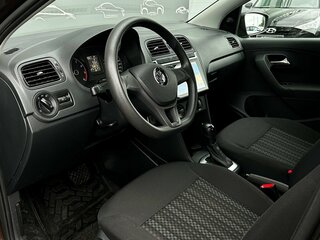 2017 Volkswagen Polo V Рестайлинг, коричневый, 998700 рублей, вид 5