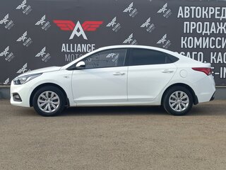 2017 Hyundai Solaris II, белый, 1290000 рублей, вид 4