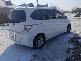 2014 Honda Freed I Рестайлинг, белый, 1495000 рублей, вид 5