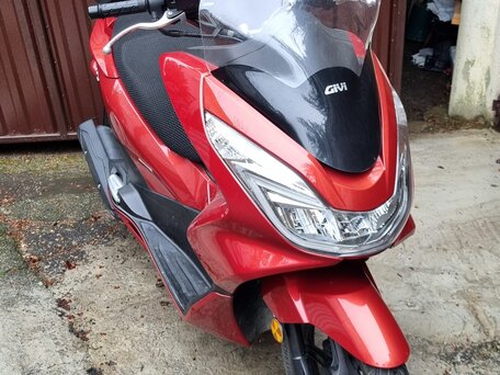 2015 Honda PCX 150, красный, 285000 рублей, вид 3