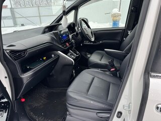 2018 Toyota Esquire I Рестайлинг, белый, 2850000 рублей, вид 4