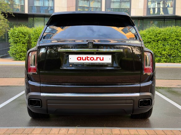 2022 Rolls-Royce Cullinan I (Series I), коричневый, 28450000 рублей - вид 3