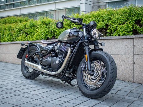 2021 Triumph Bonneville Bobber, чёрный, 1250000 рублей, вид 1