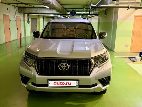 2021 Toyota Land Cruiser Prado 150 Series Рестайлинг 3, серебристый, 8500000 рублей, вид 2