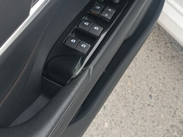 2018 Toyota Camry VIII (XV70), белый, 3350000 рублей - вид 14