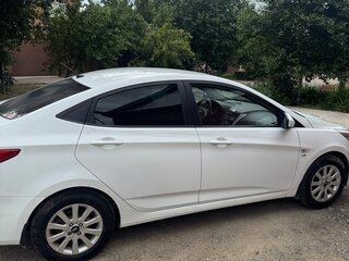 2014 Hyundai Solaris I Рестайлинг, белый, 670000 рублей, вид 3