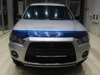2011 Mitsubishi Outlander II Рестайлинг, серебристый, 1400000 рублей, вид 2