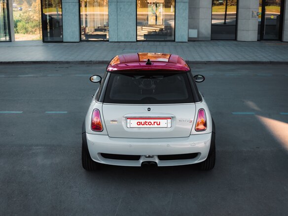 2003 Mini Hatch Cooper S I (R50), красный, 2000000 рублей - вид 6