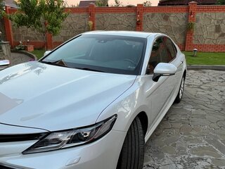 2019 Toyota Camry VIII (XV70), белый, 4000000 рублей, вид 2