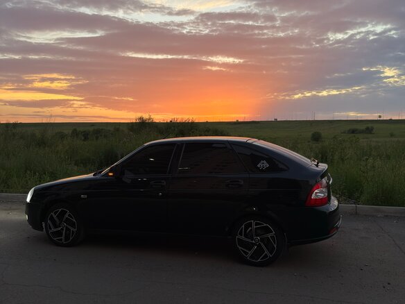 2014 Lada (ВАЗ) Priora I Рестайлинг, чёрный, 520000 рублей - вид 2