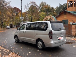2010 Hyundai Grand Starex I, серый, 945000 рублей, вид 4