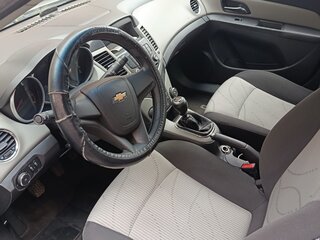 2012 Chevrolet Cruze I, серебристый, 800000 рублей, вид 2