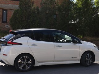 2018 Nissan Leaf II (ZE1), белый, 1980000 рублей, вид 5