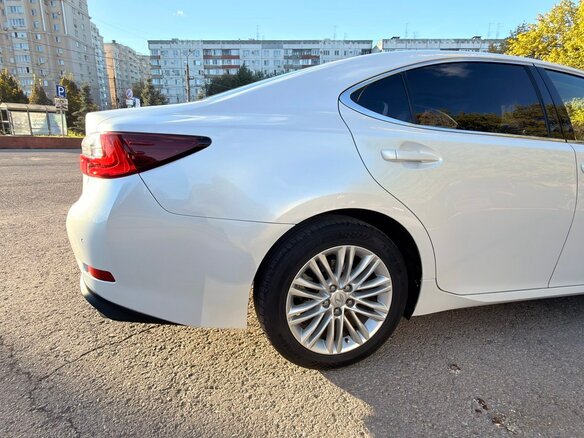 2016 Lexus ES 250 VI Рестайлинг, белый, 3000000 рублей - вид 8